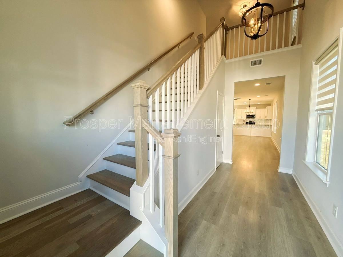 8650 Windsor Hill Blvd - Photo 3 of 10