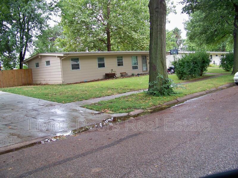 267 W Rio Rd - Photo 2 of 15