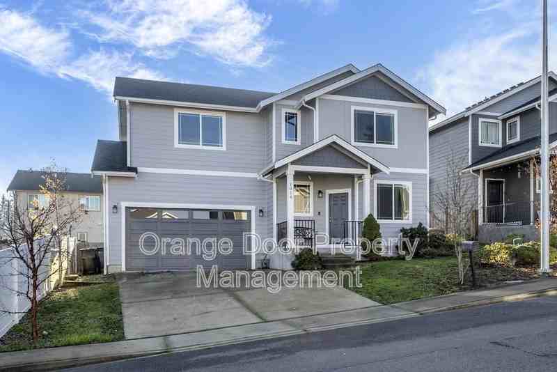 1016 E 43rd St - Photo 2 of 50