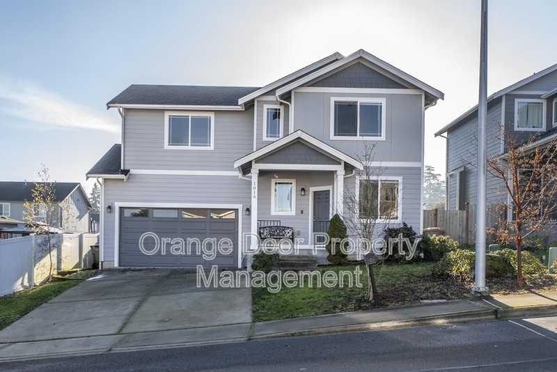 1016 E 43rd St - Photo 4 of 50