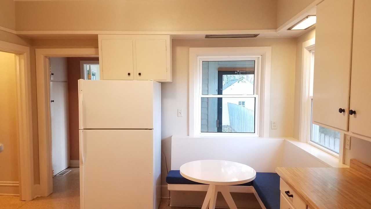 225 7th Ave Sw - Photo 6 of 32