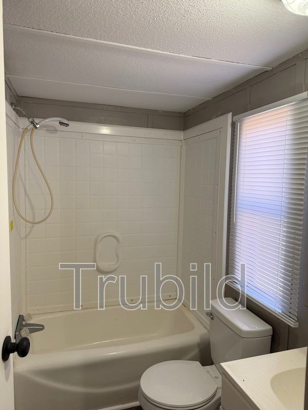 28A Somerset Dr - Photo 5 of 13