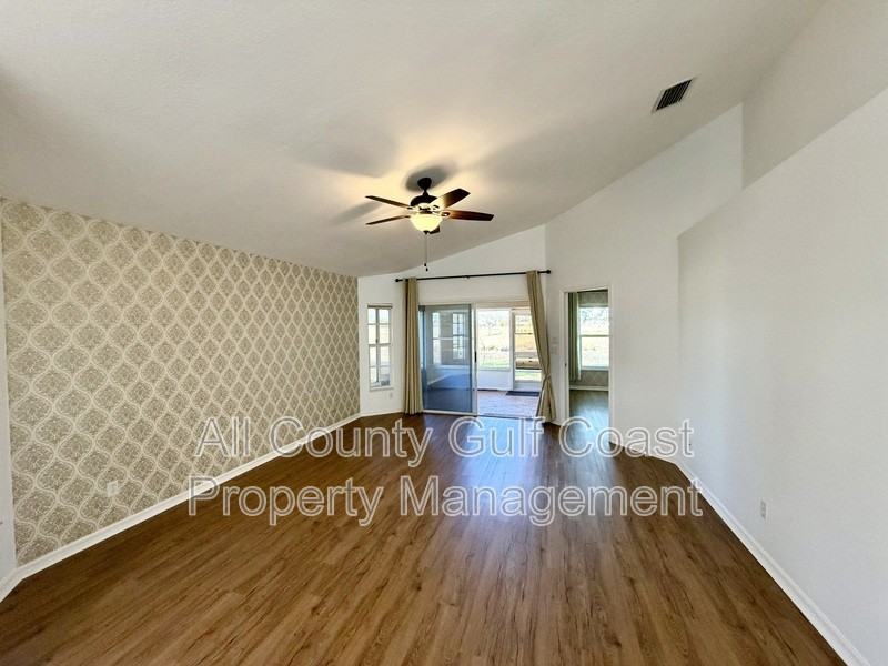 4388 Fairway Dr - Photo 4 of 20