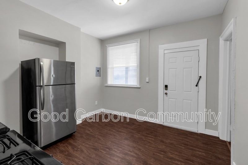 1073 Grant St #25 - Photo 4 of 14