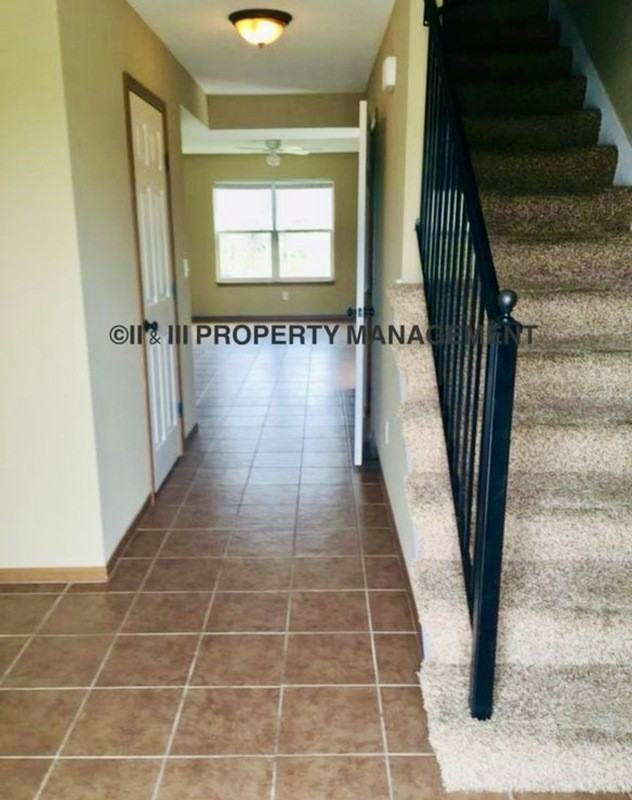 409 S Darrowby Dr - Photo 2 of 17