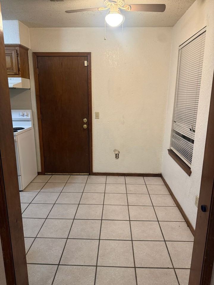 1166 N Eagle Ln - Photo 5 of 23