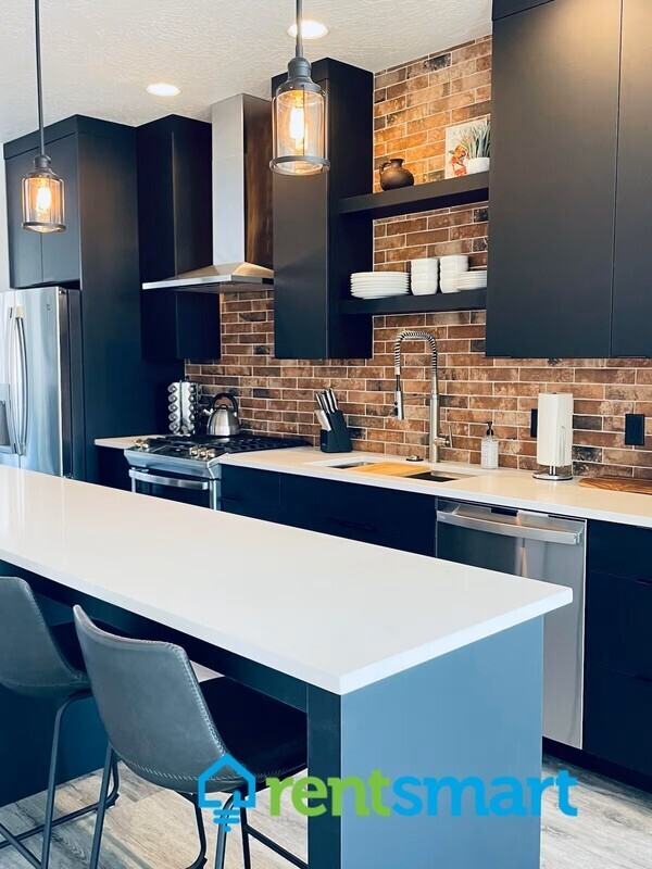 119 N 2nd St W Apt B - Photo 5 of 25