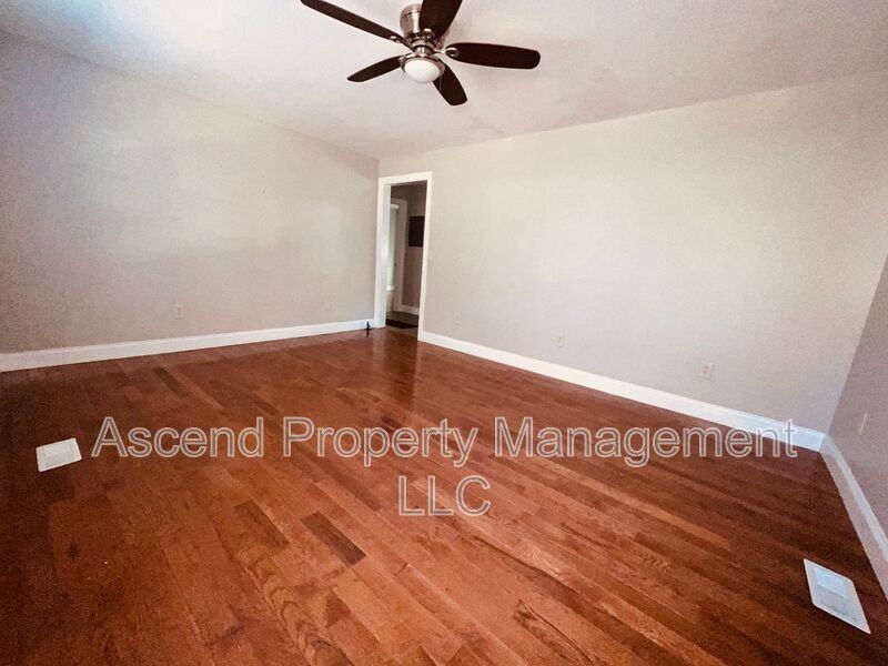 538 Gadd Rd - Photo 3 of 12