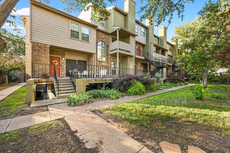 5740 Martel Ave Apt A17 - Photo 2 of 23