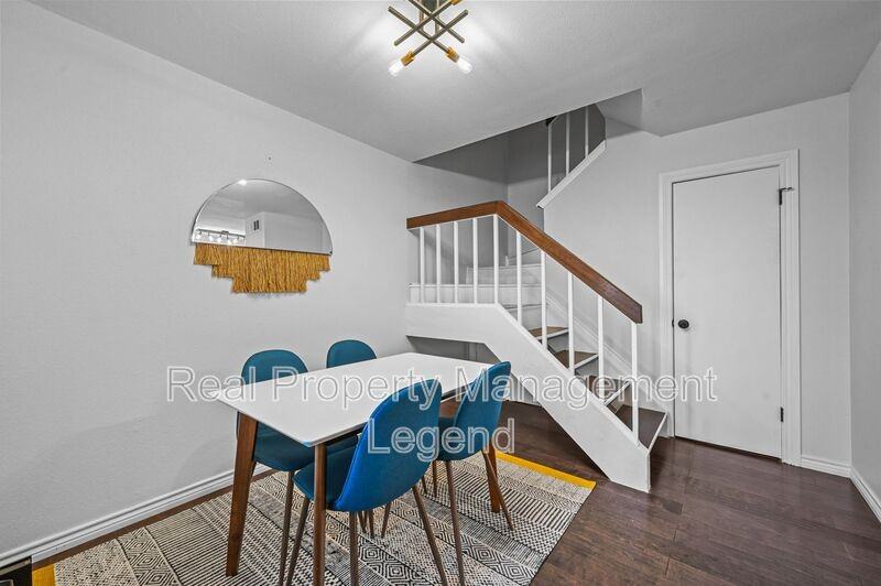 5740 Martel Ave Apt A17 - Photo 5 of 23