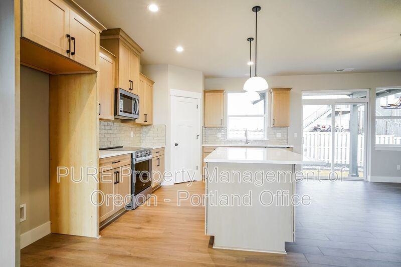 2659 Ne Justus Ave - Photo 7 of 26