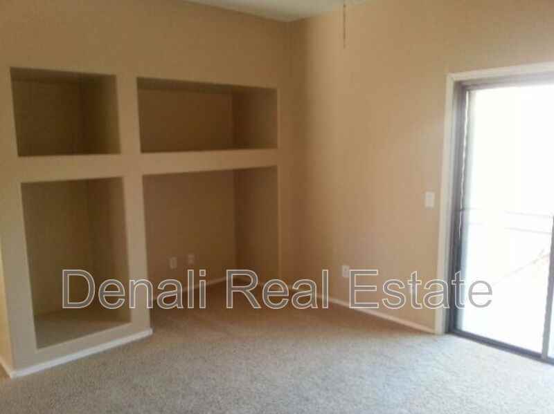 1939 E Emily Ln - Photo 3 of 9