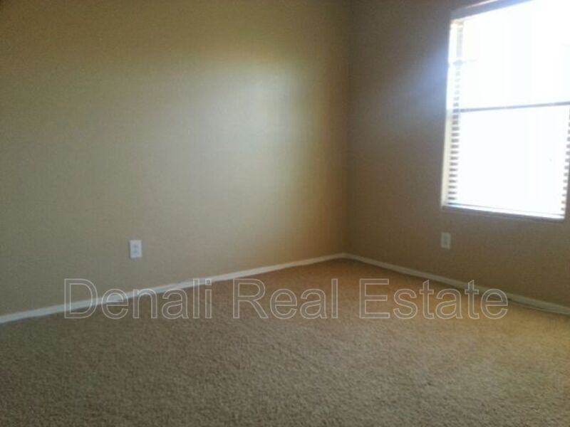 1939 E Emily Ln - Photo 6 of 9