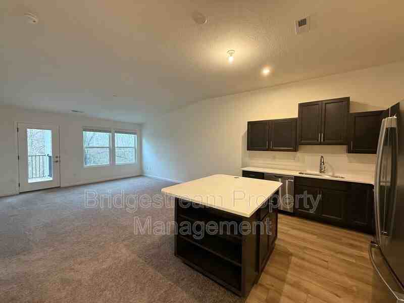 2752 Amberwood Ln - Photo 3 of 13