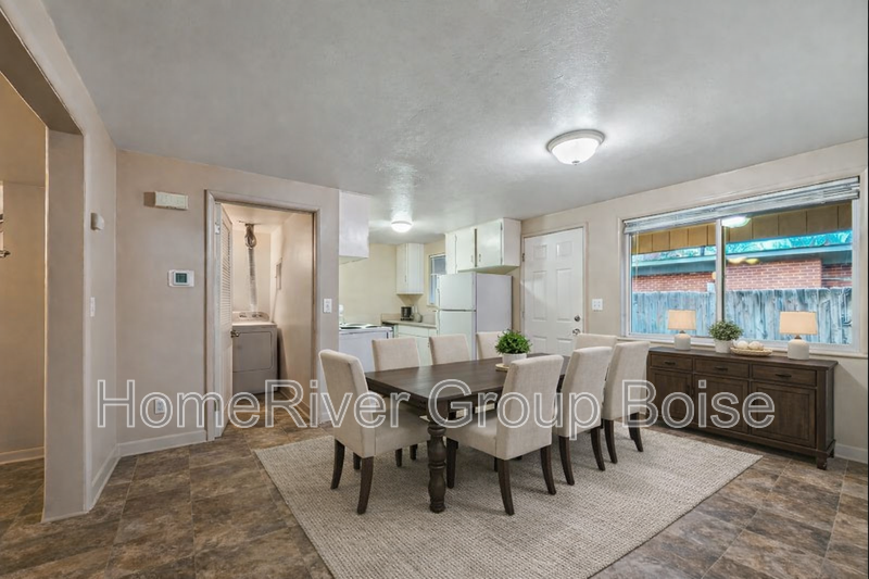 2300 W Boise Ave - Photo 5 of 22