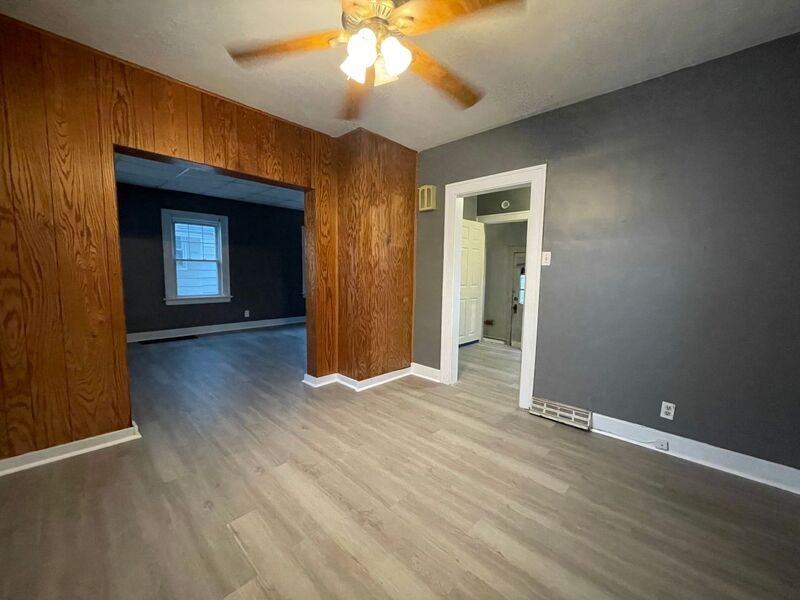 119 Carbon St - Photo 2 of 16