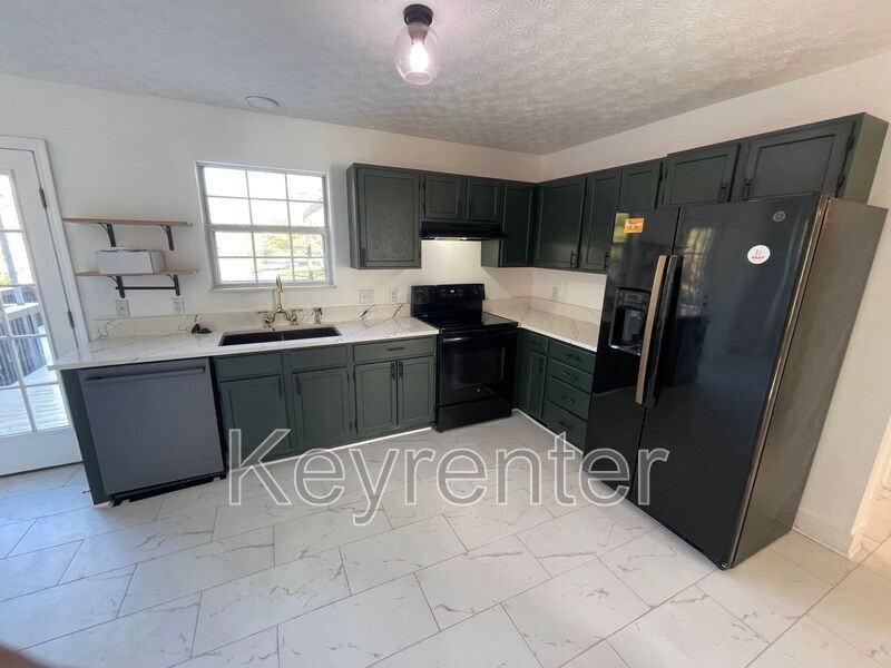 7054 Yellow Oak Ln - Photo 3 of 16