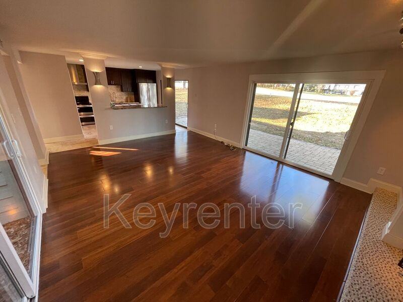 516 Lost Tree Ln - Photo 3 of 19