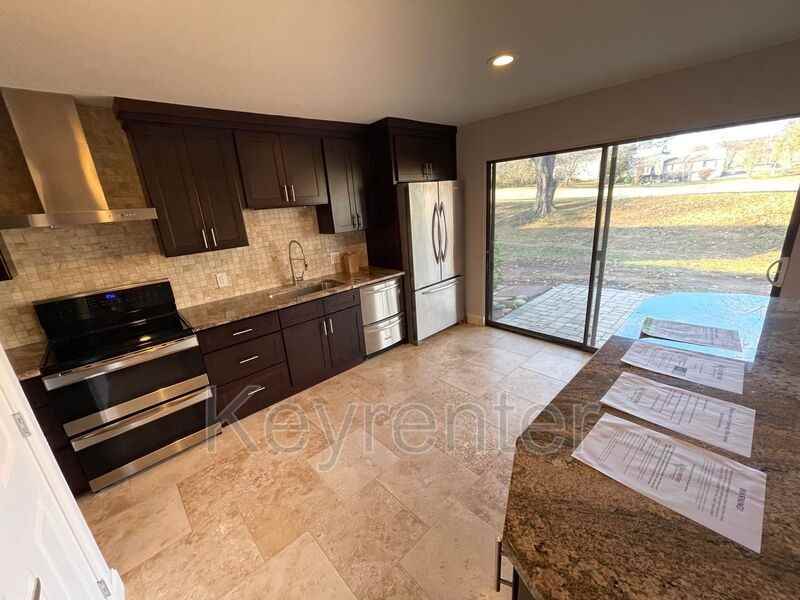 516 Lost Tree Ln - Photo 4 of 19