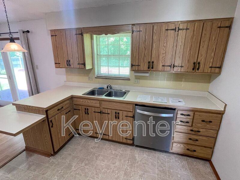 12109 W Kings Gate Rd - Photo 6 of 17