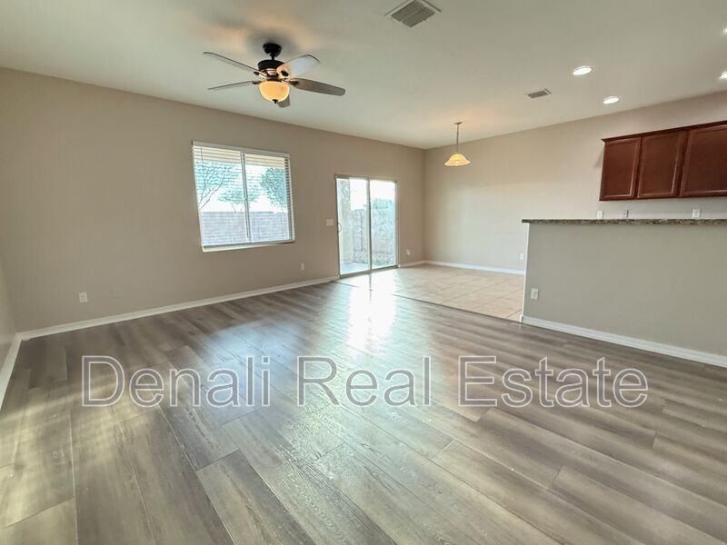 5085 S 243rd Dr - Photo 4 of 37