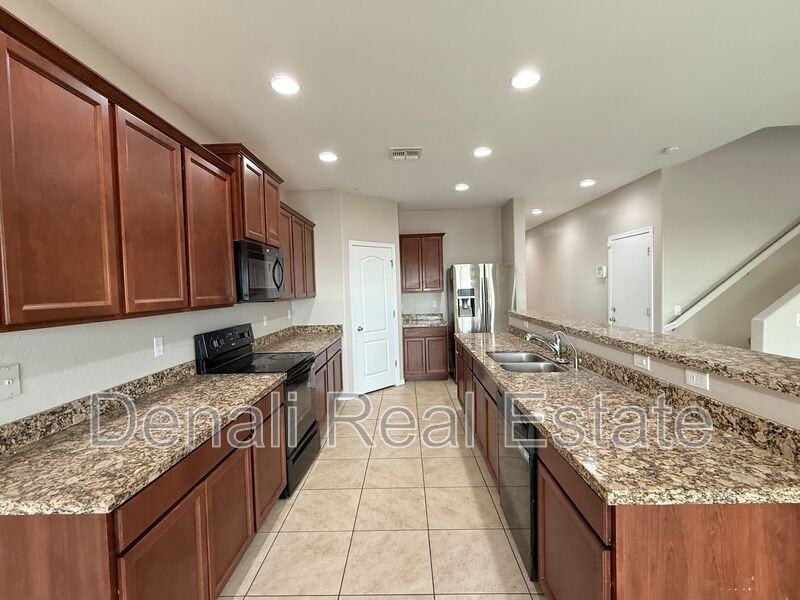 5085 S 243rd Dr - Photo 7 of 37