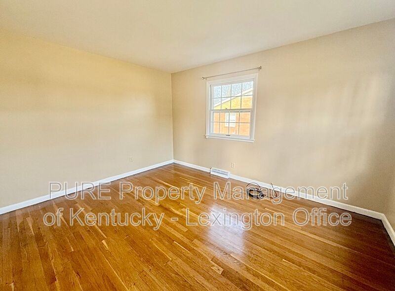 2037 Garden Springs Dr #B - Photo 4 of 18