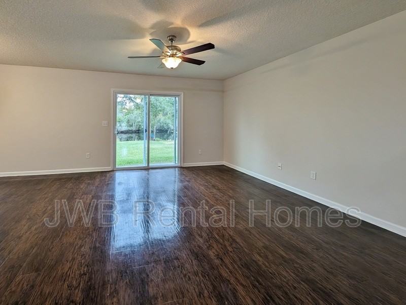 6672 River Falls Dr S - Photo 5 of 9