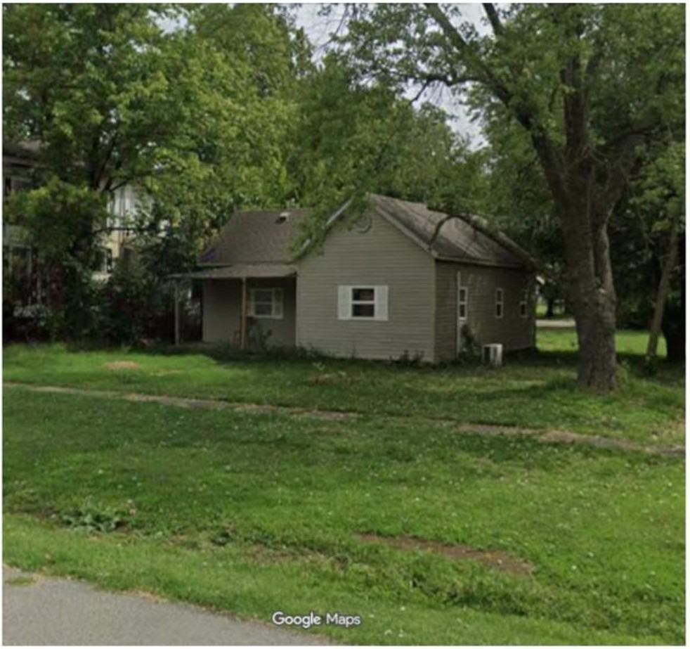 408 S Indiana Ave - Photo 2 of 4