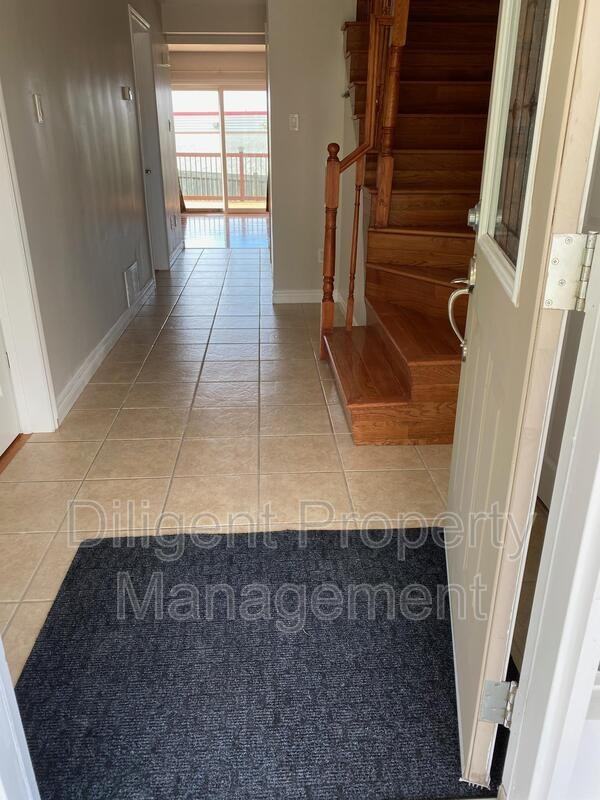 695 Otonabee Dr - Photo 3 of 50