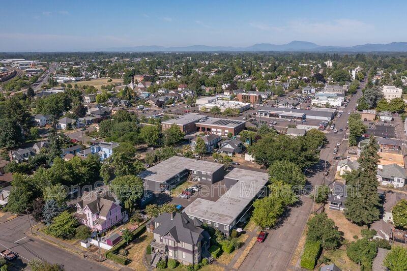 208 5th Ave Se #106 - Photo 3 of 50