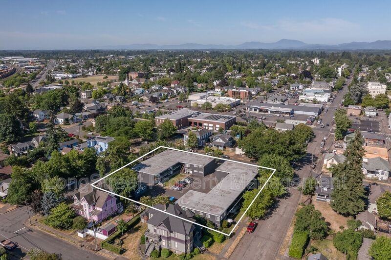 208 5th Ave Se #106 - Photo 4 of 50