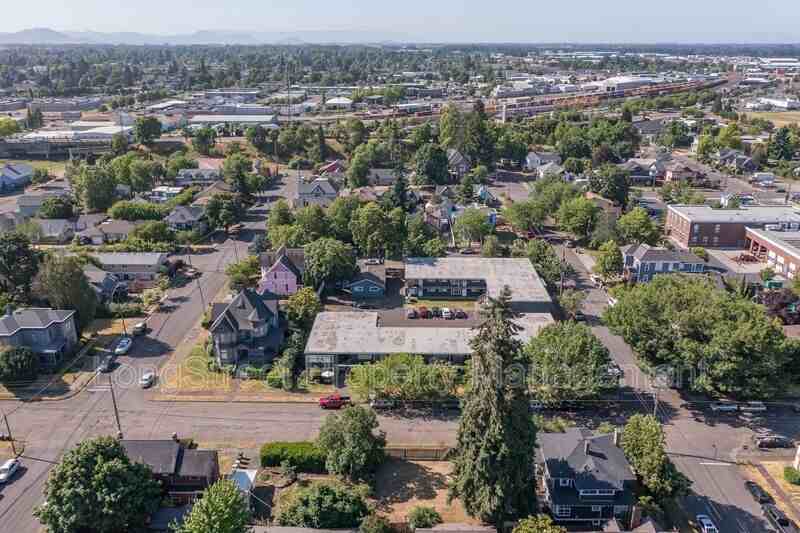 208 5th Ave Se #106 - Photo 5 of 50