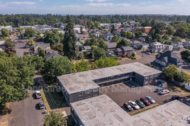 208 5th Ave Se #106 - Photo 7 of 50