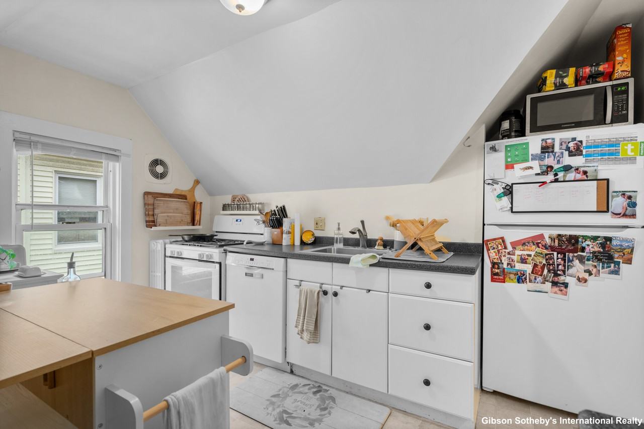 5 Wenham St #3 - Photo 3 of 10