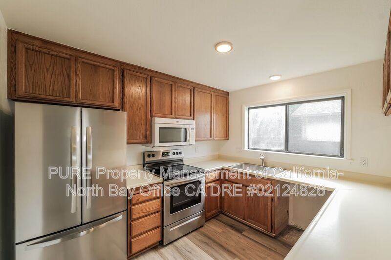 818 Canary Ct - Photo 6 of 22