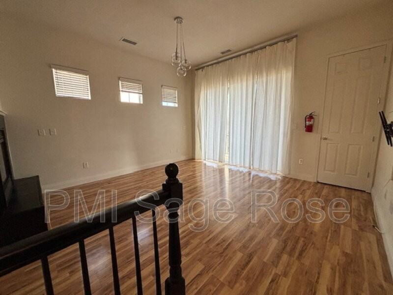 3127 Sterling Ridge Cir - Photo 3 of 33