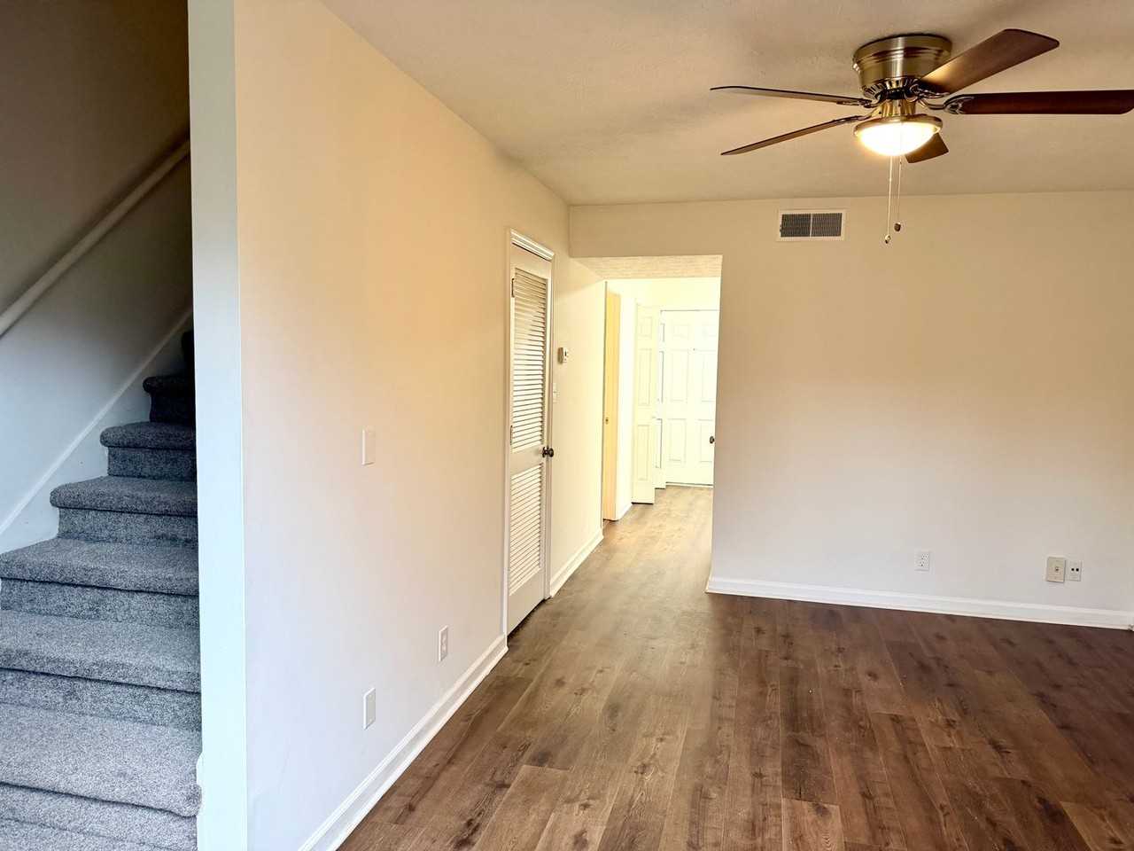 470 S Jeff Davis Dr #D - Photo 2 of 13