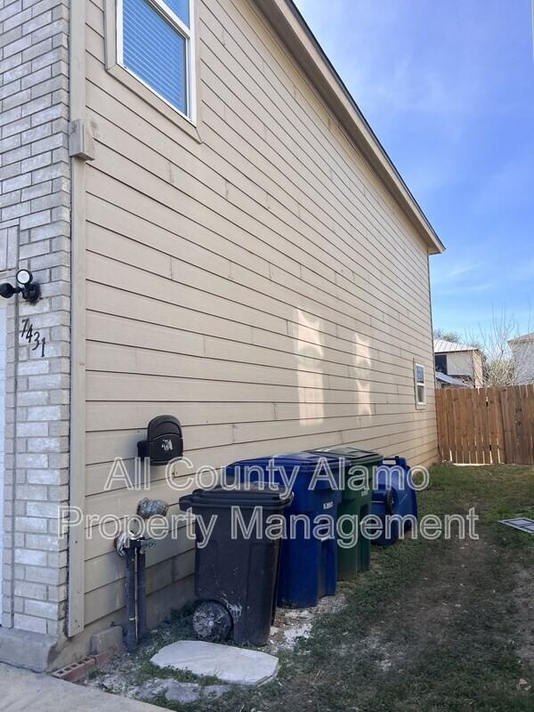 7431 Cedar Farm - Photo 4 of 45