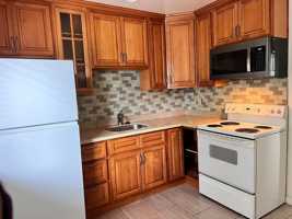 featured image of 986 Helen Ave