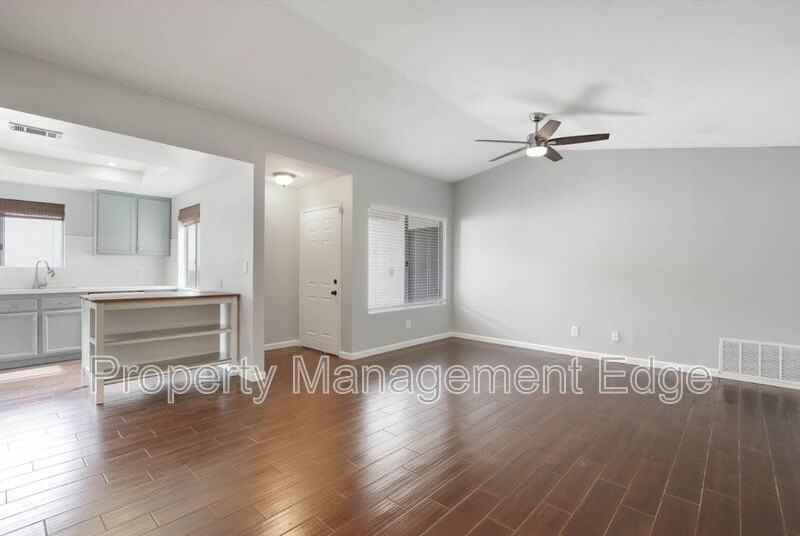 254 Oleander Dr - Photo 7 of 18