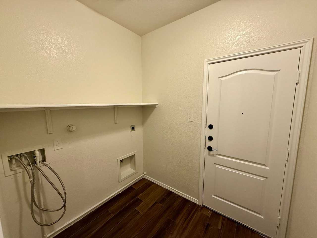 6935 Dulce Mdw - Photo 7 of 26