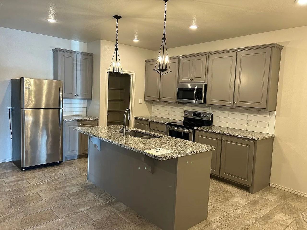 9603 Iola Ave #A - Photo 5 of 9