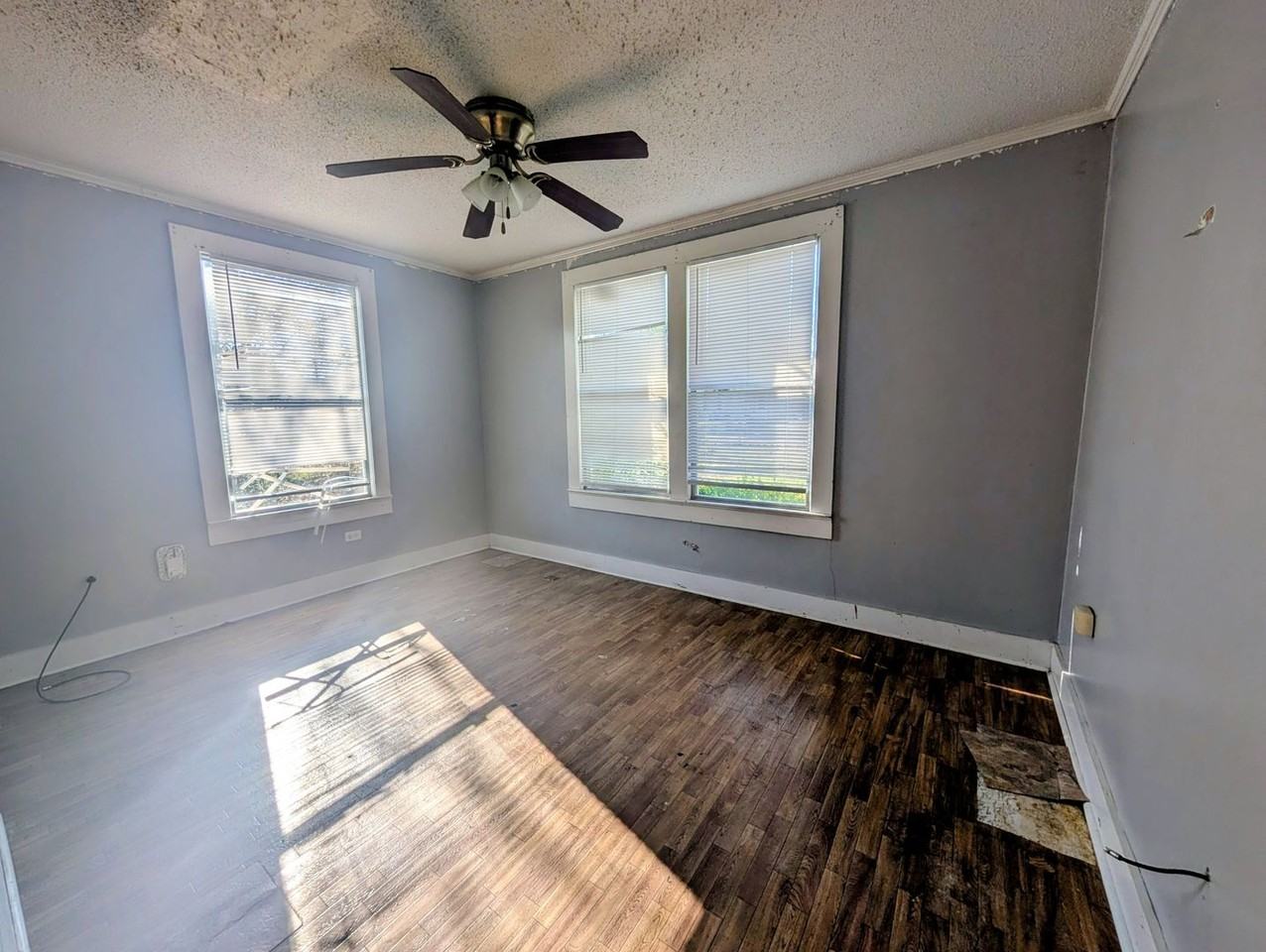 1206 Draughn St - Photo 4 of 6