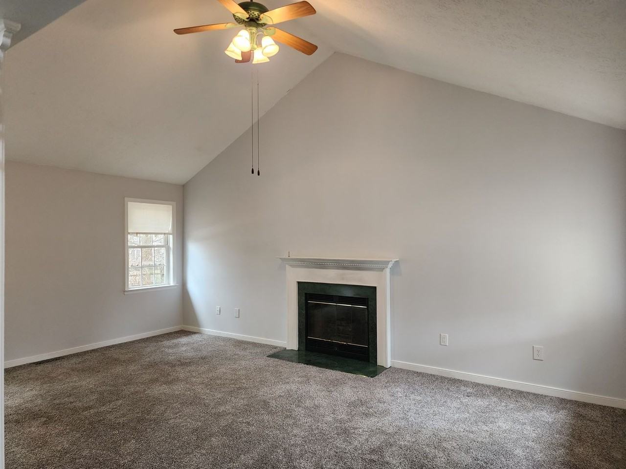 8920 Firethorn Ln - Photo 6 of 22