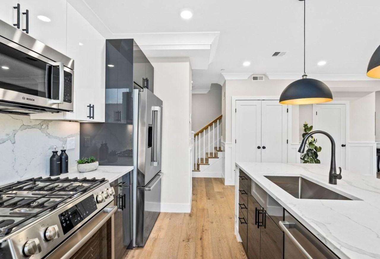 300 Somerville Ave - Photo 5 of 24