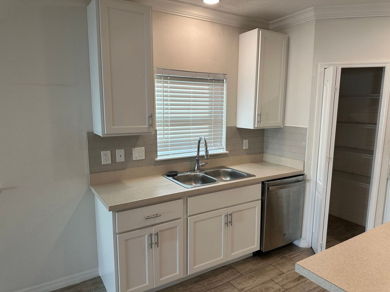 532 Pinecrest Loop - Photo 7 of 9