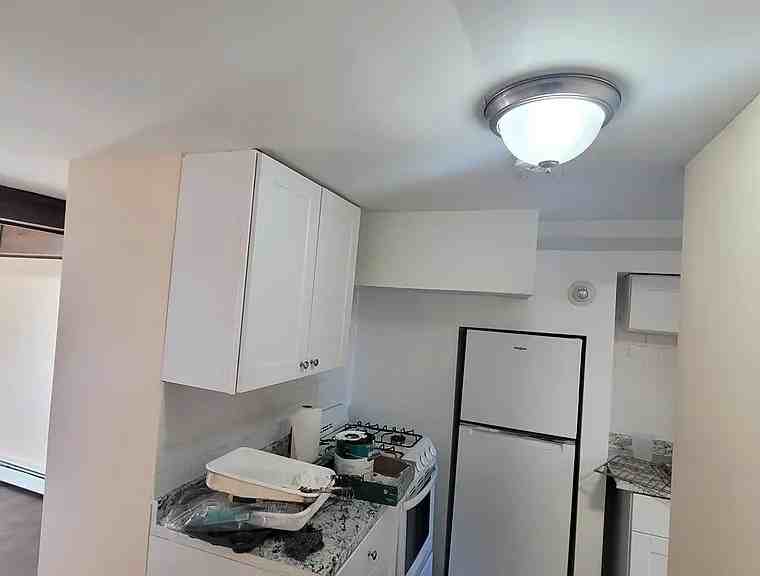 52 Mansion Ave - Photo 2 of 6