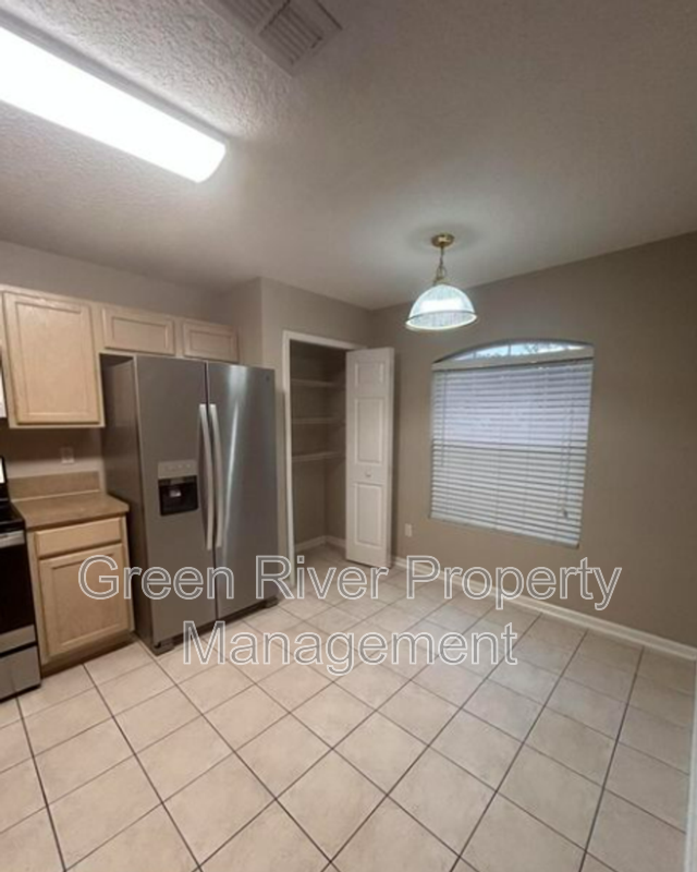 2310 - Photo 4 of 22