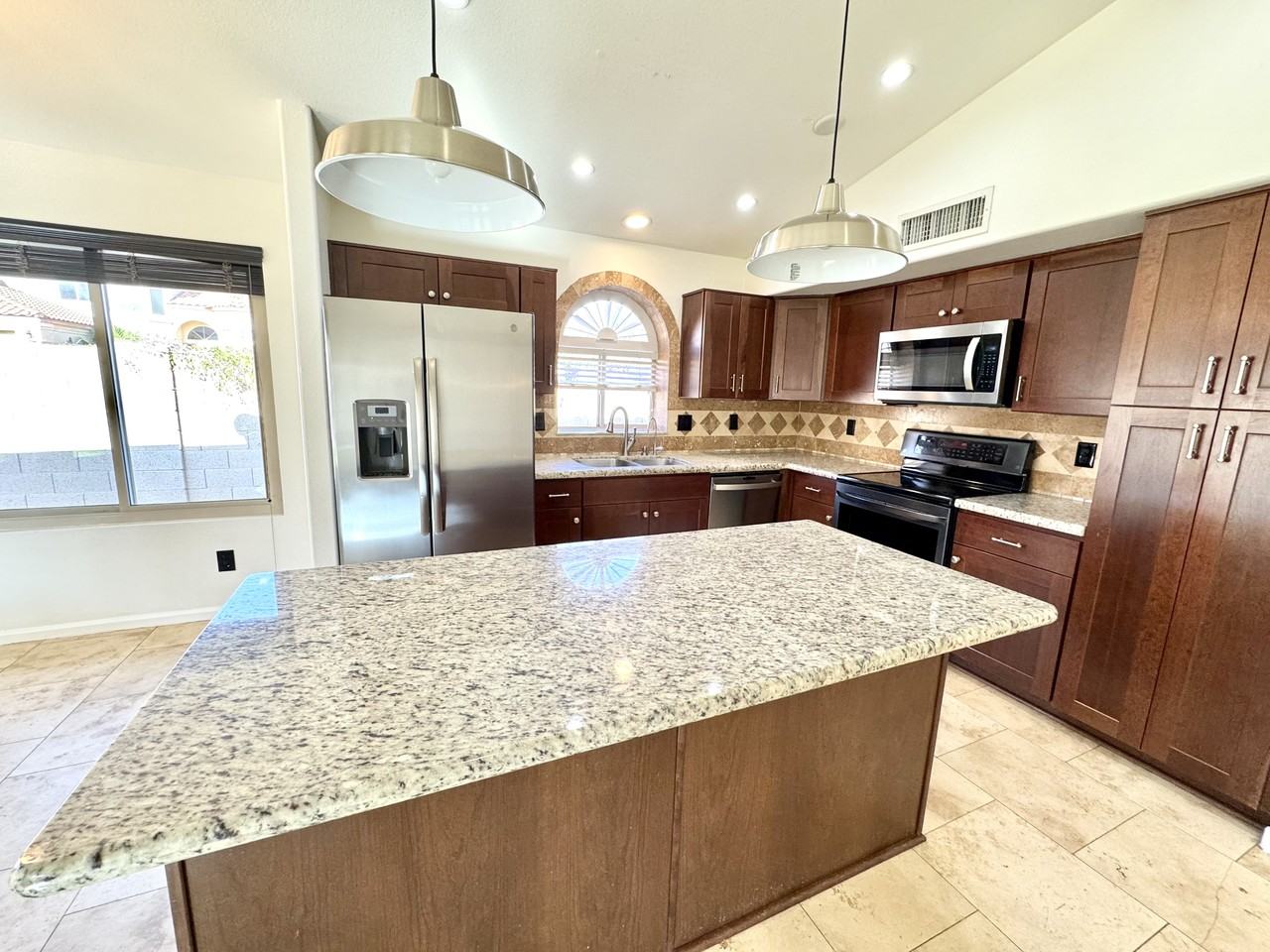 13854 N 30th St - Photo 5 of 29